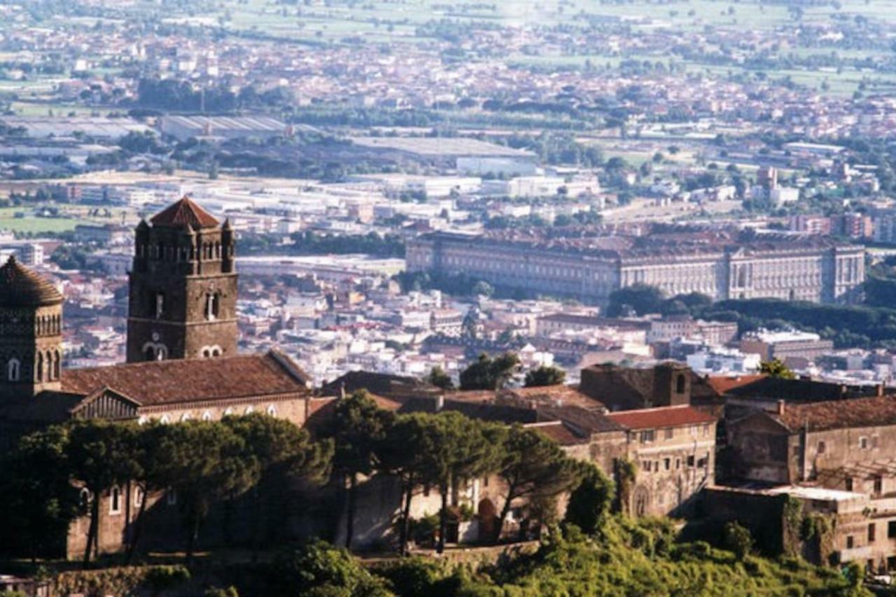 Appartamento L'Approdo del Re Caserta Esterno foto