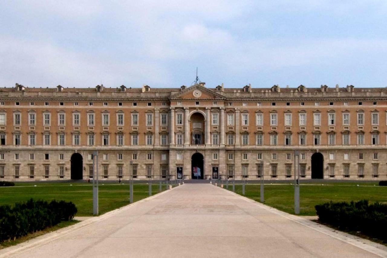 Appartamento L'Approdo del Re Caserta Esterno foto